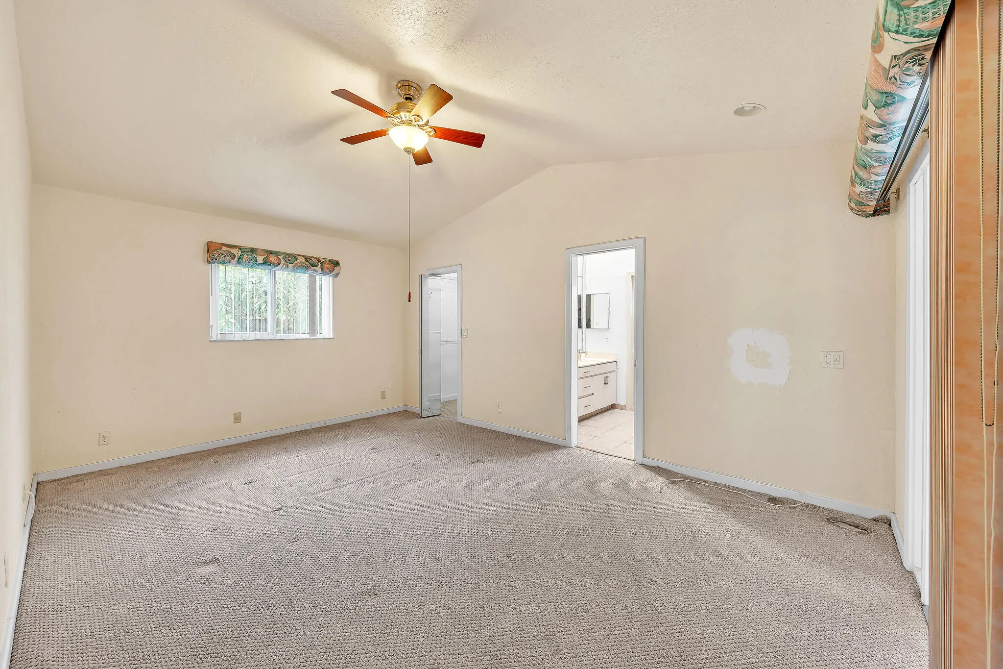 12 Primary Suite (1)