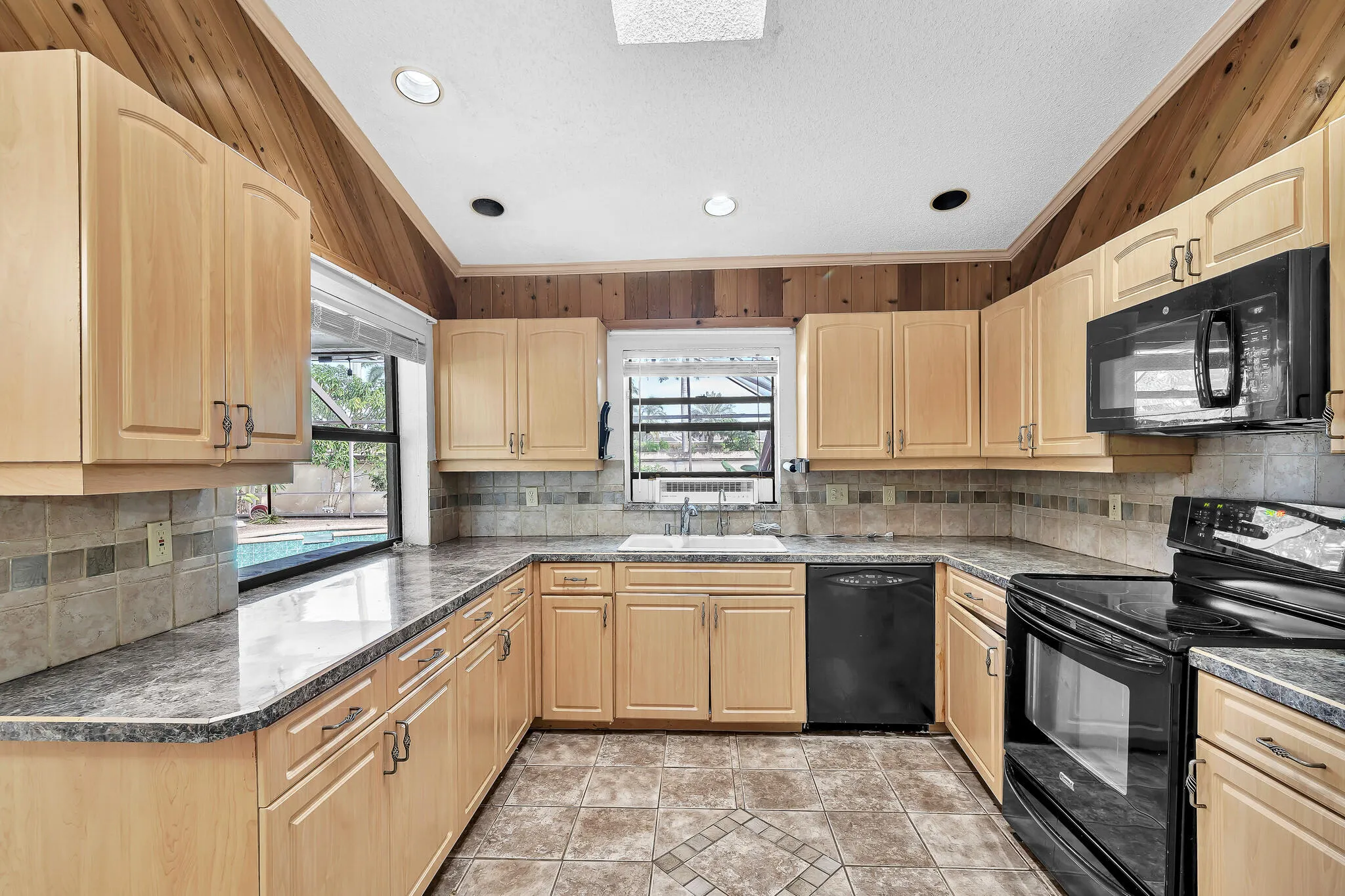 5 Kitchen (3)
