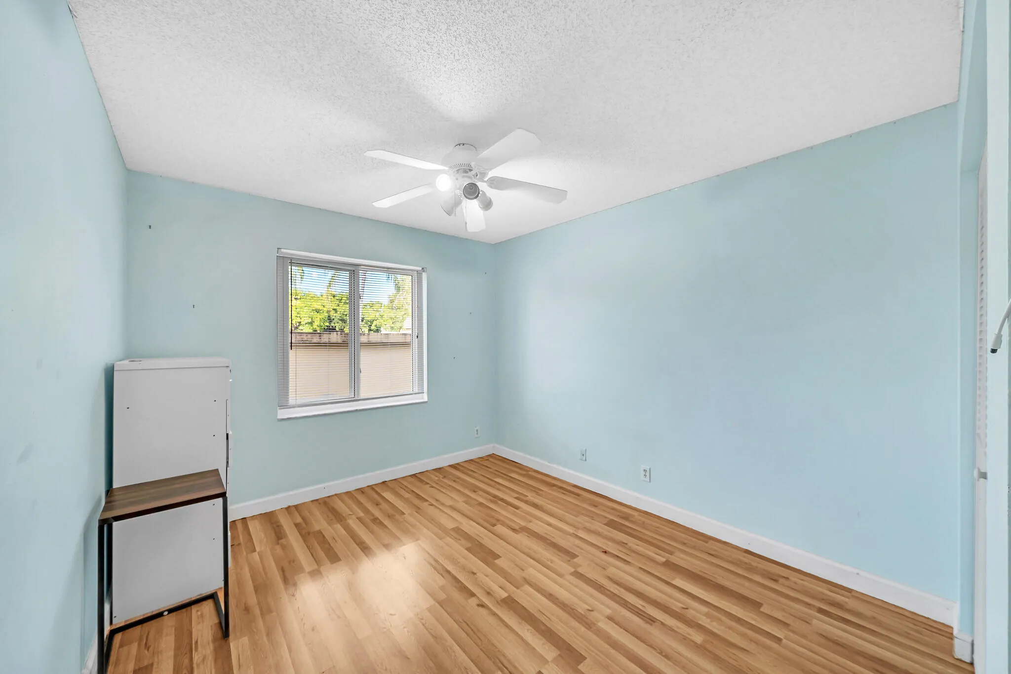 11 Guest Bedroom A (2)