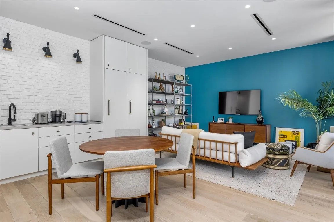 Guest Apartment Living/ Kitchen/ Den