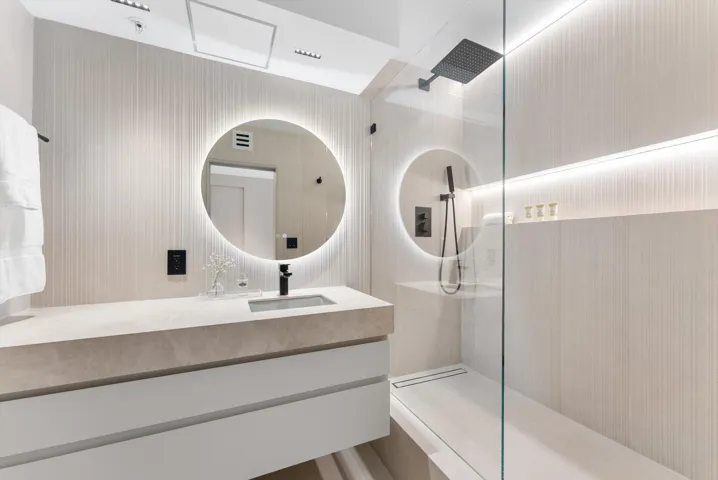 En-Suite Bathroom #2