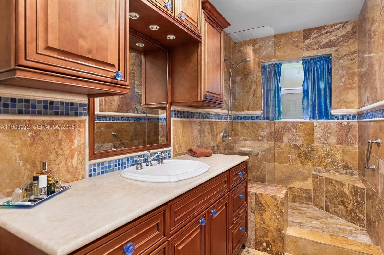 Guest Bathroom 5