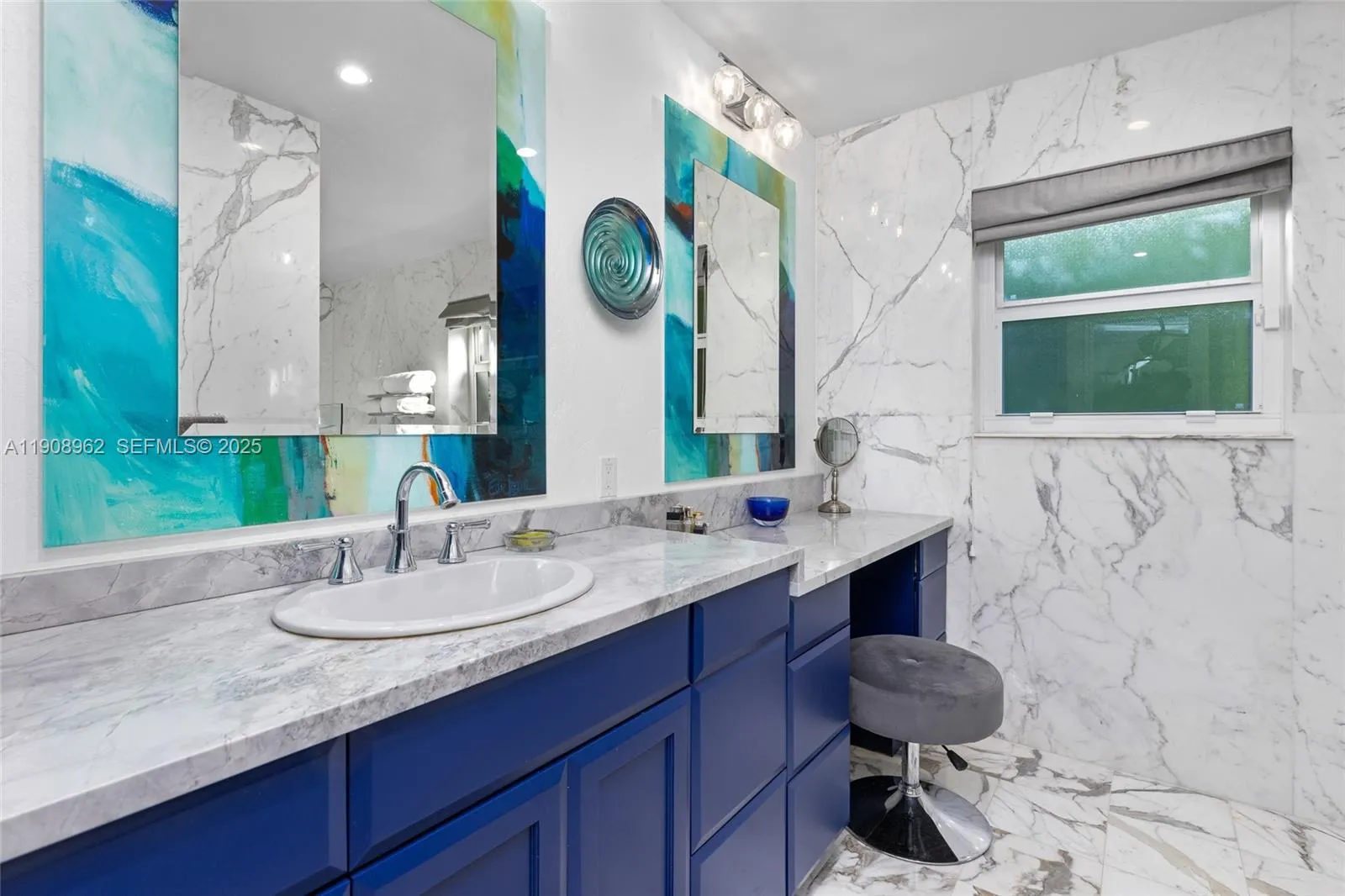 Guest Bathroom 2