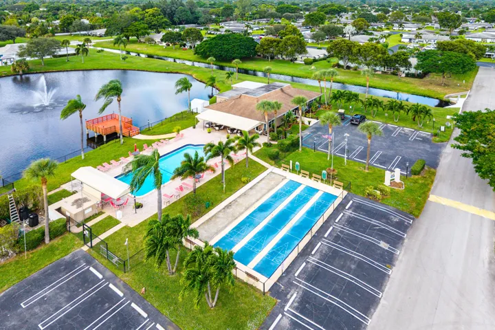 Clubhouse & Pool