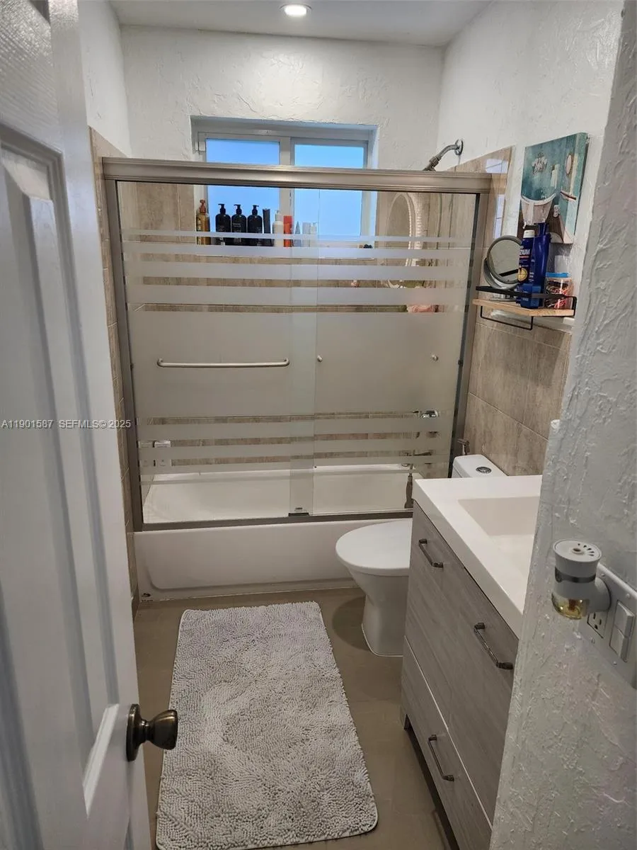 2nd Bathroom