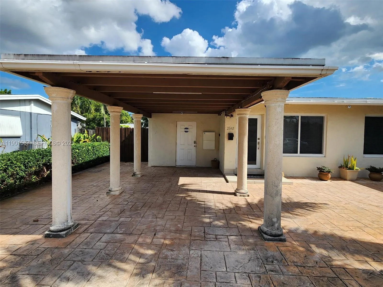 CARPORT