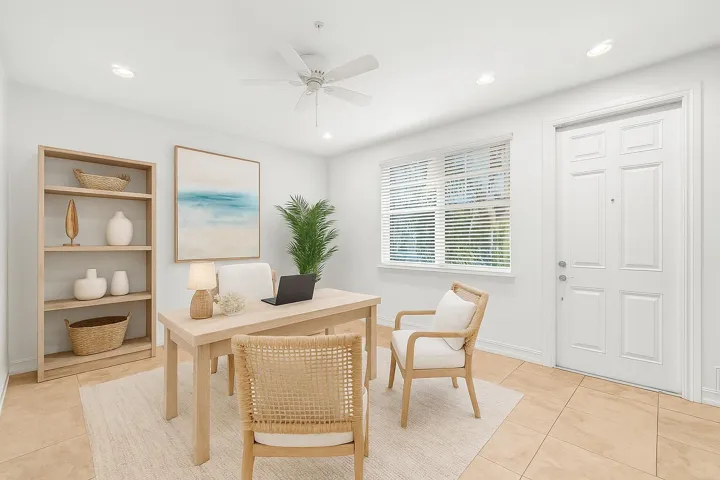 bonus room /office
