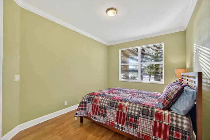 1st Floor Guest Bedroom