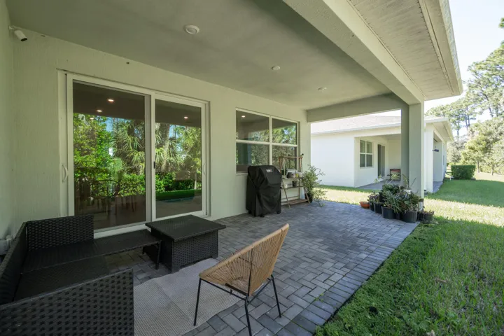 460 Veridian Cir NW, Palm Bay, FL 32907-