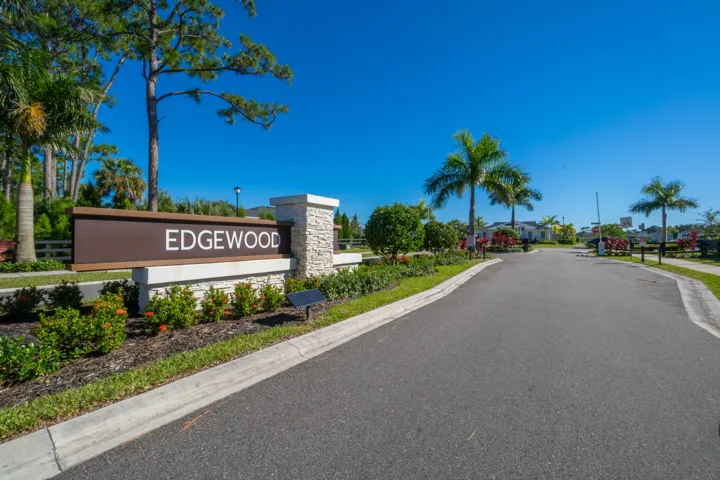 460 Veridian Cir NW, Palm Bay, FL 32907-