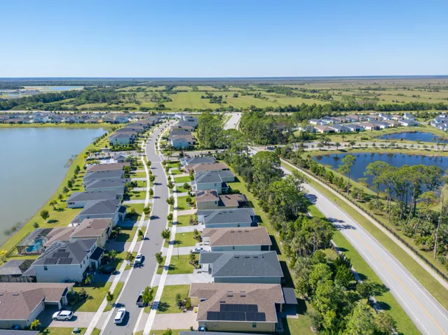 460 Veridian Cir NW, Palm Bay, FL 32907-