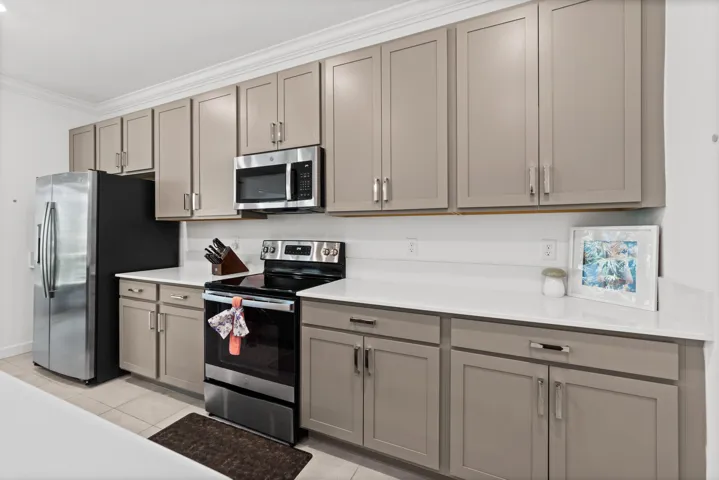 460 Veridian Cir NW, Palm Bay, FL 32907-