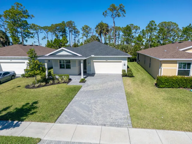 460 Veridian Cir NW, Palm Bay, FL 32907-