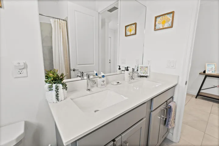 460 Veridian Cir NW, Palm Bay, FL 32907-