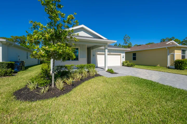 460 Veridian Cir NW, Palm Bay, FL 32907-