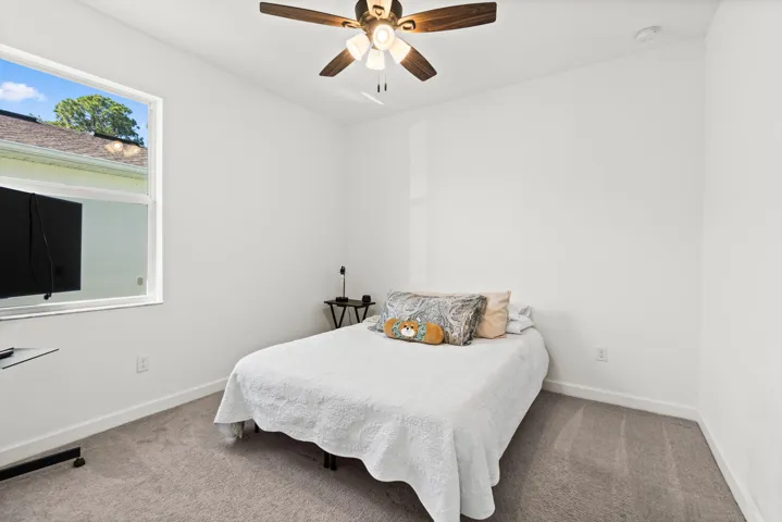 460 Veridian Cir NW, Palm Bay, FL 32907-