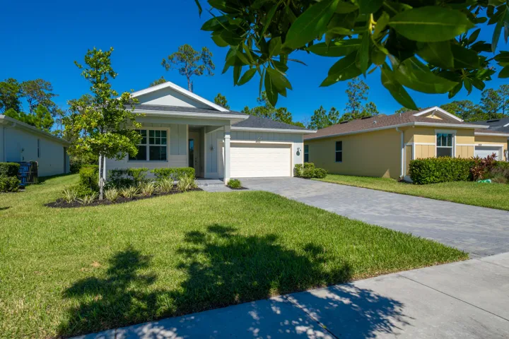 460 Veridian Cir NW, Palm Bay, FL 32907-