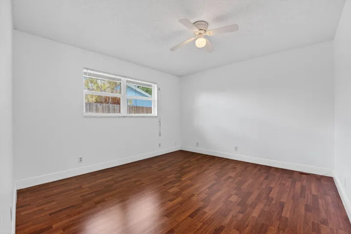 Second Bedroom - 27