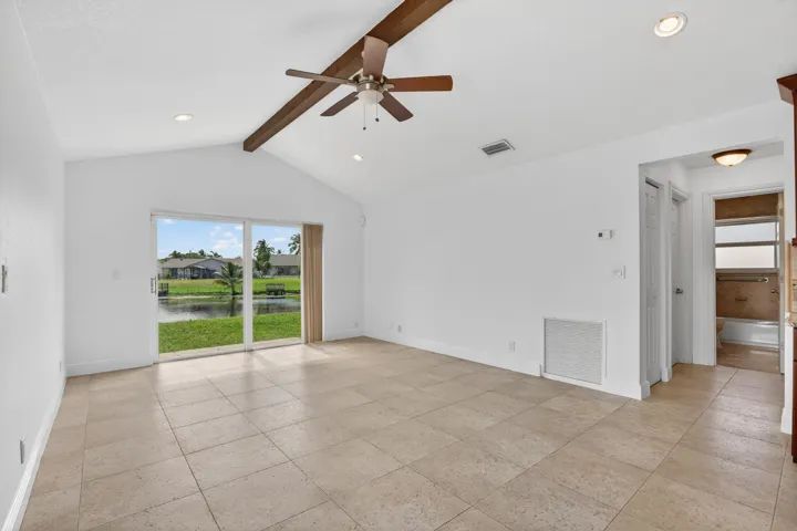 Family room - 24