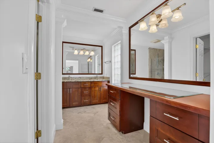 Master Bath - 12