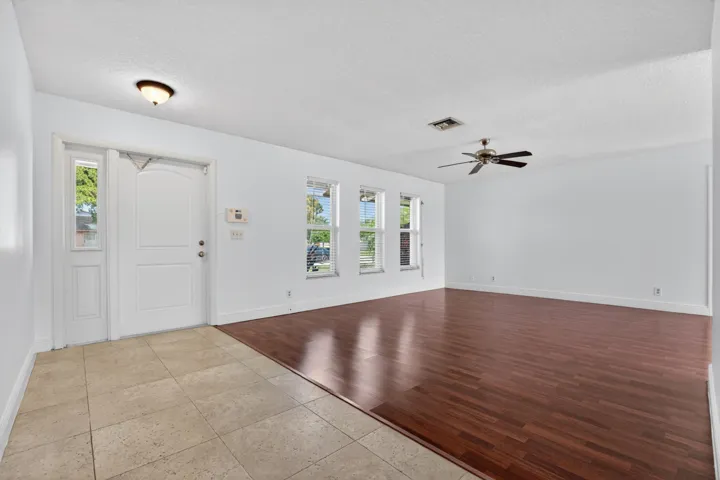 Living Area - entrance