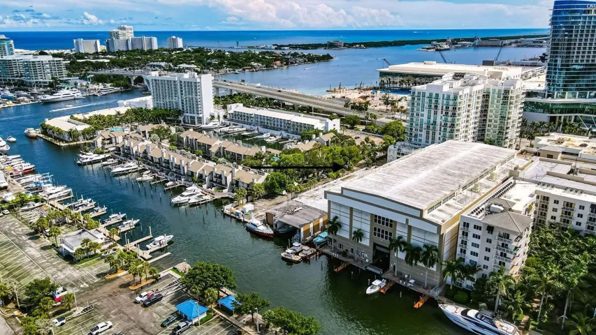 Port Marina Ocean Proximity
