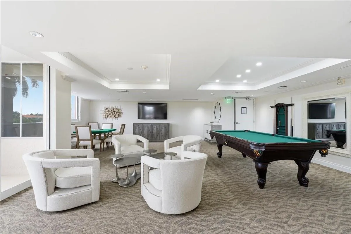 Sports lounge with TV & WI-FI Services ...