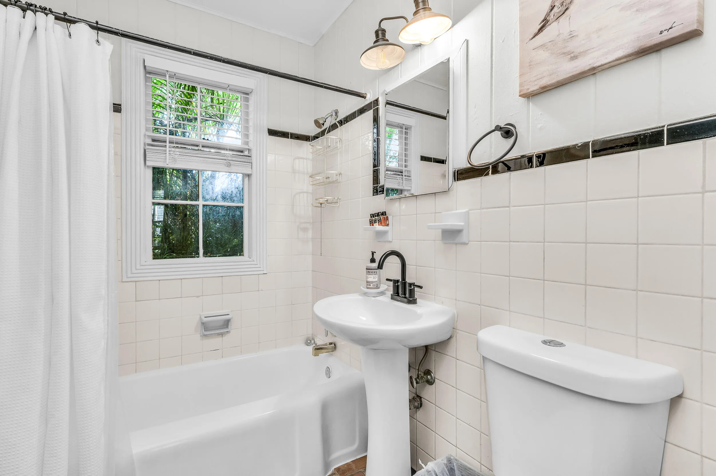 Guest House full bath 2
