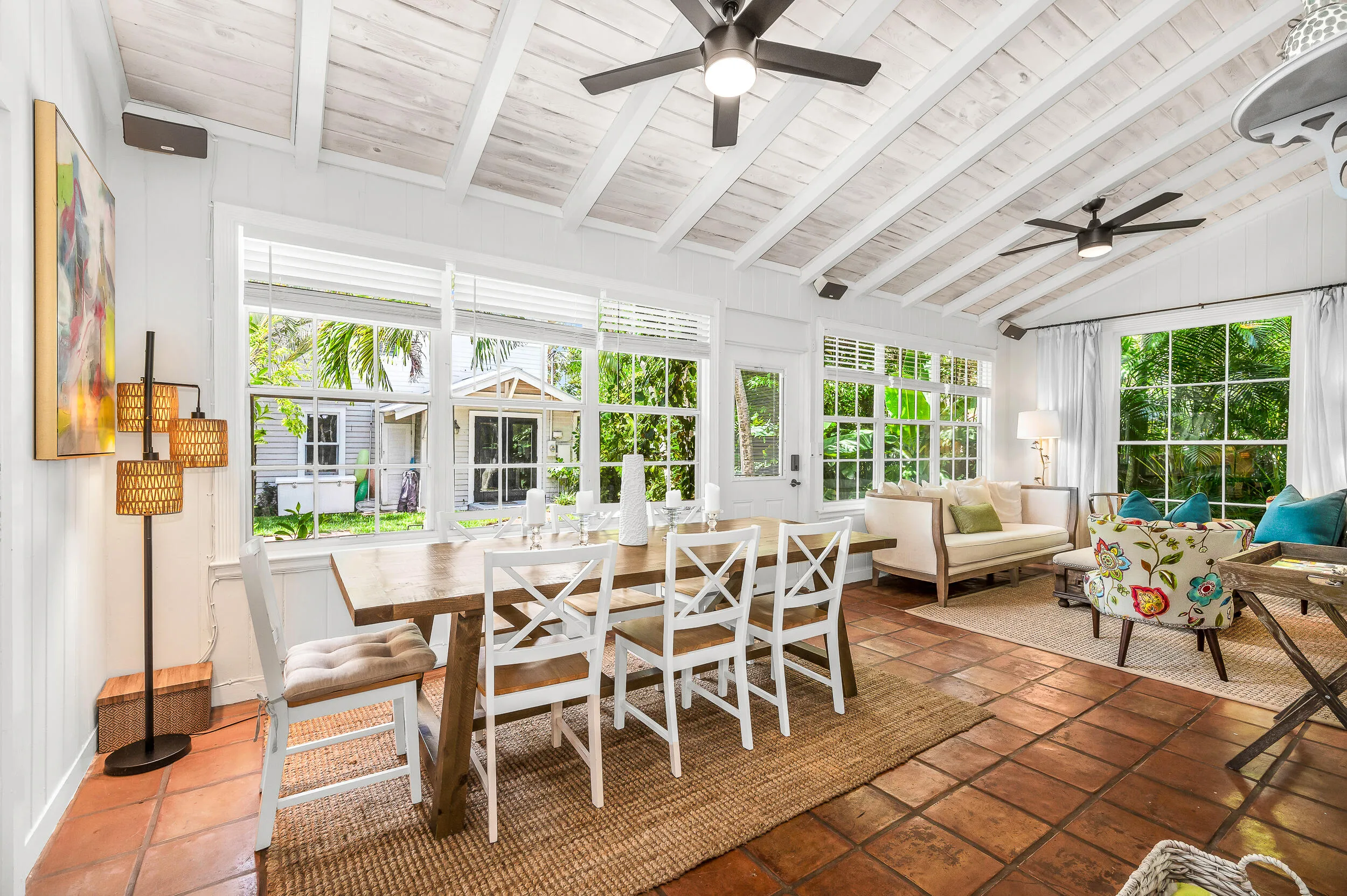 Guest House Dining area wit vaulted ceilings