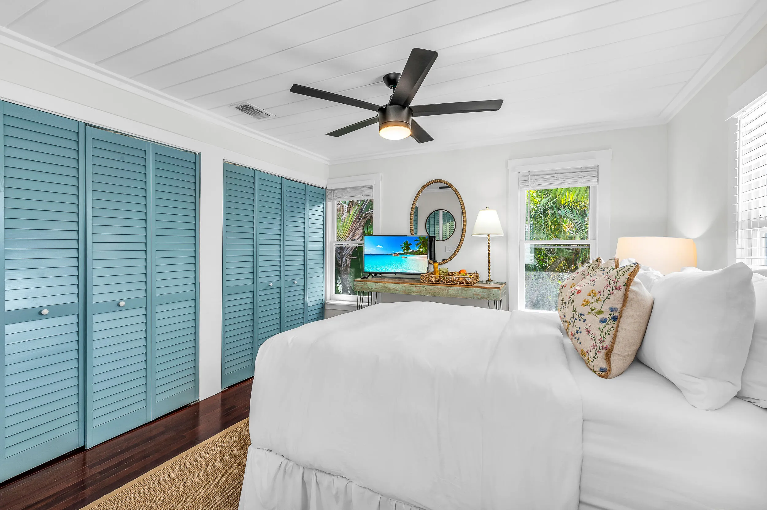 Upstairs Main Bedroom