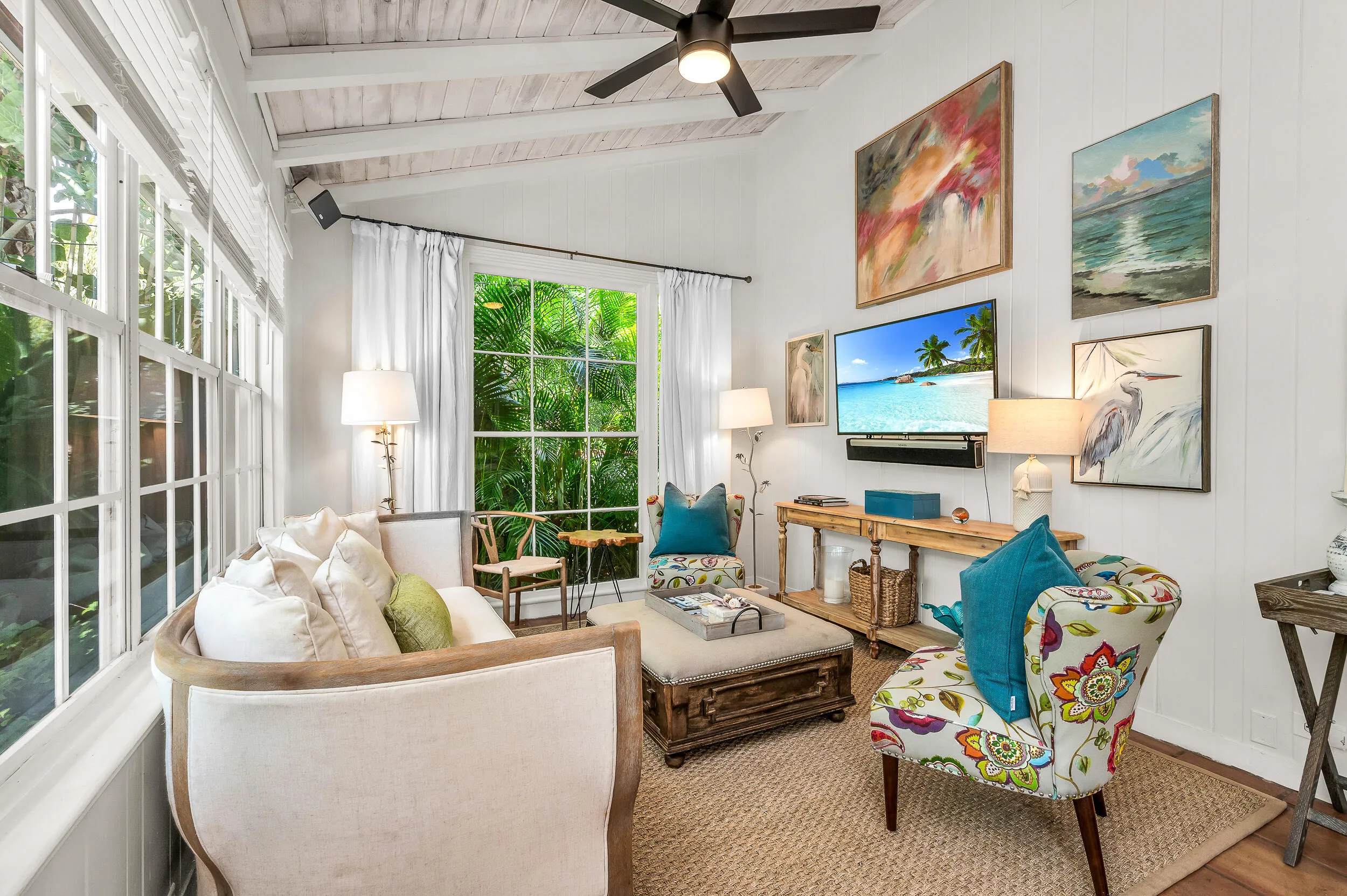 Guest house with very high vaulted ceiling