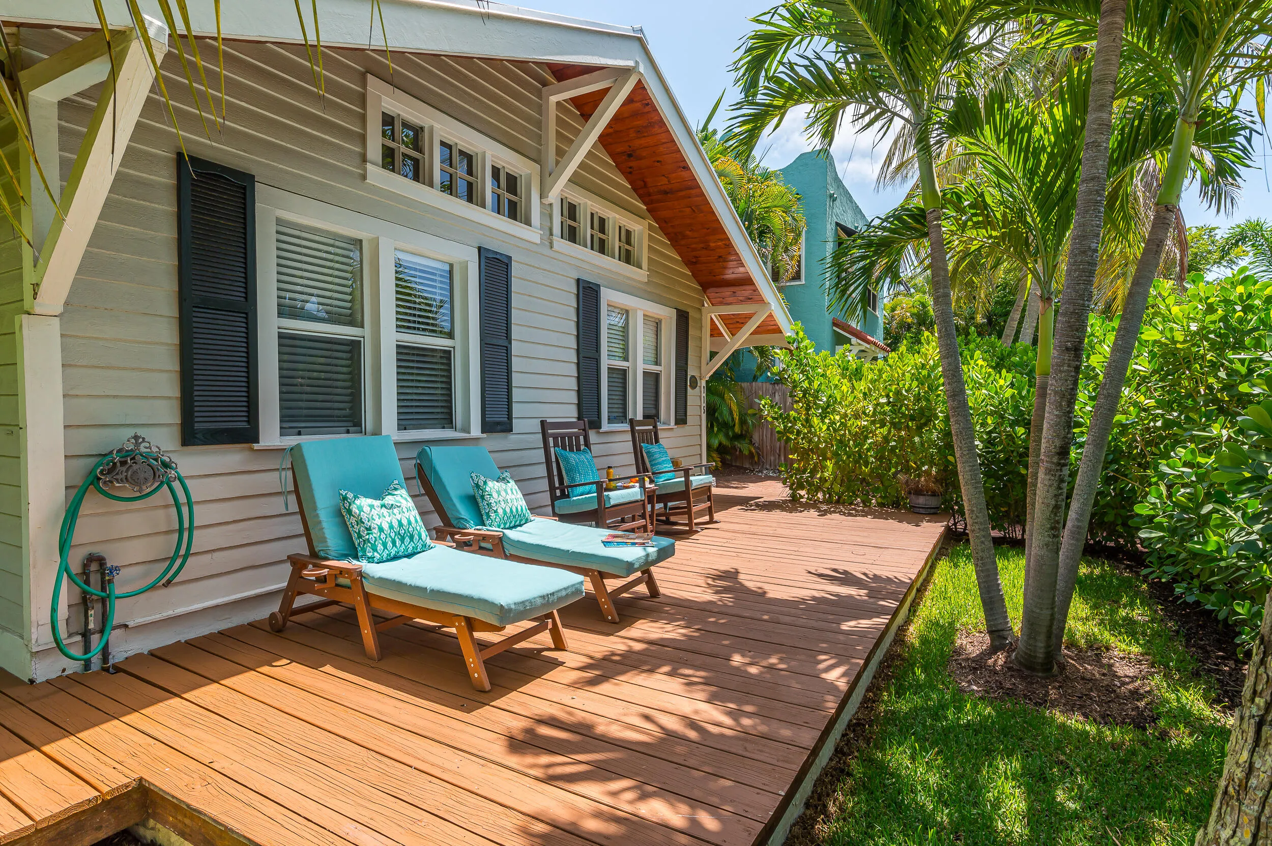 Entry Lounging area