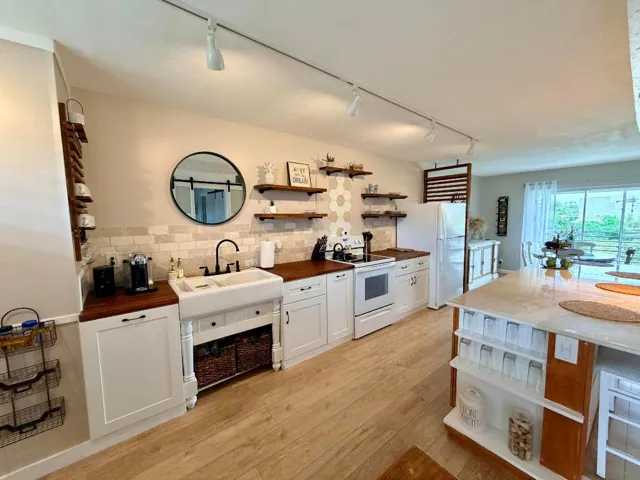 Open Kitchen