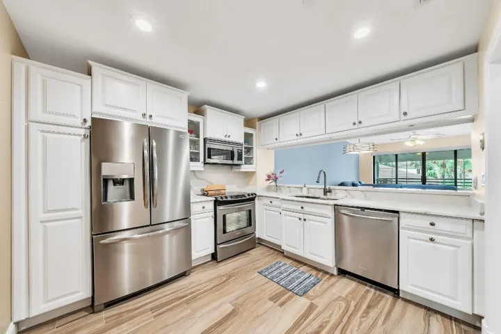 4 Kitchen (4)