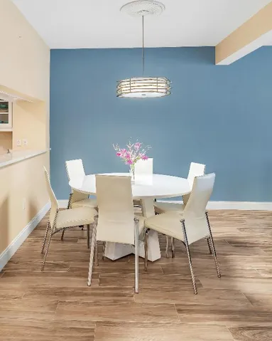 7 Dining