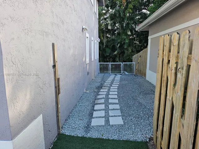 Photo 34