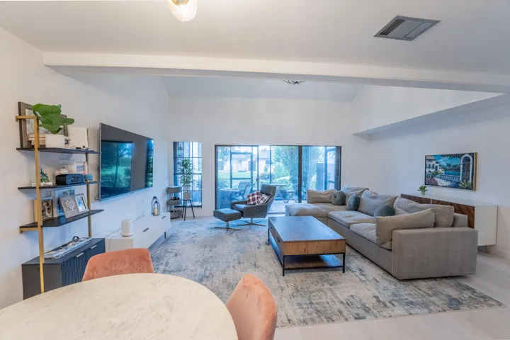 3512-Sandpiper-Court-0004a-LivingRoom