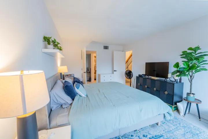 3512-Sandpiper-Court-0006b-DownstairsBed
