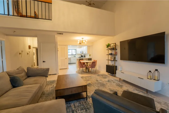 3512-Sandpiper-Court-0004d-LivingRoom