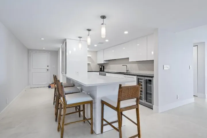 Entrance/Kitchen
