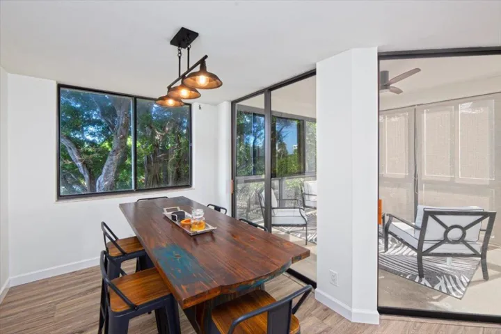 Dining Room into Lanai