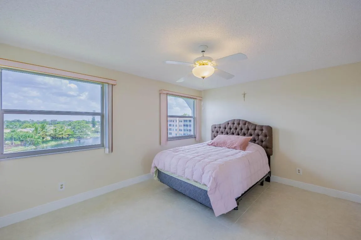 PT7A3073-HDR