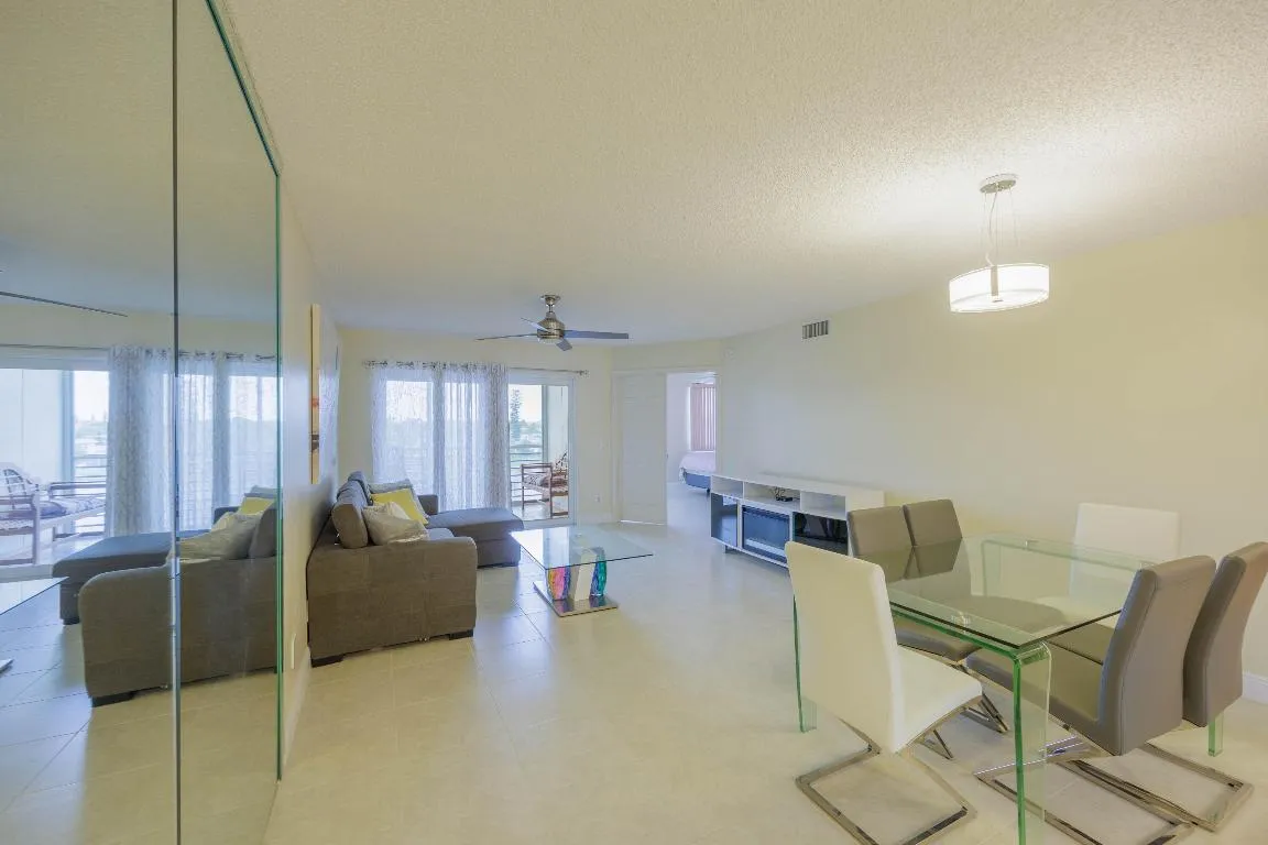 PT7A3052-HDR