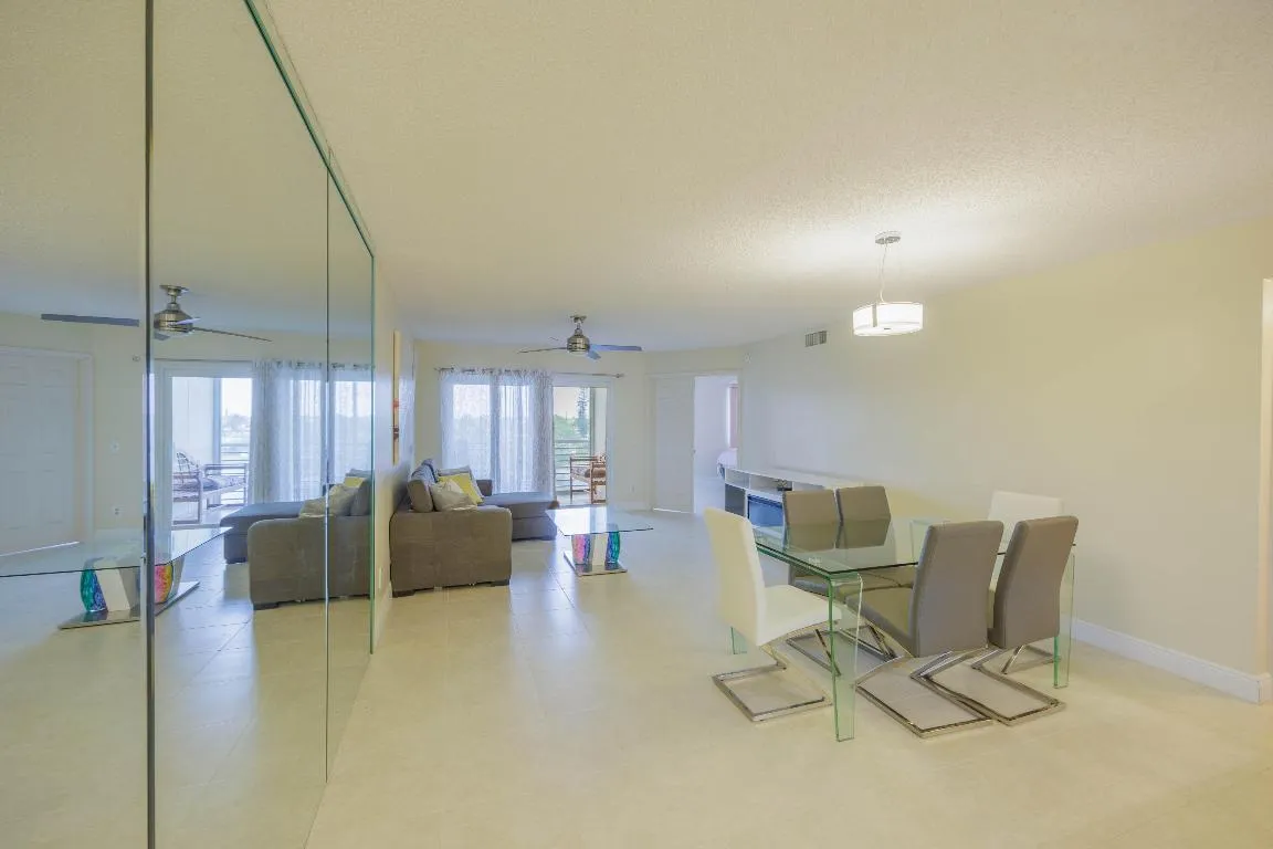 PT7A3049-HDR