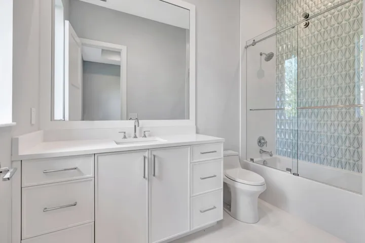 Guest Bath 1