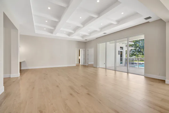 12' Ceilings