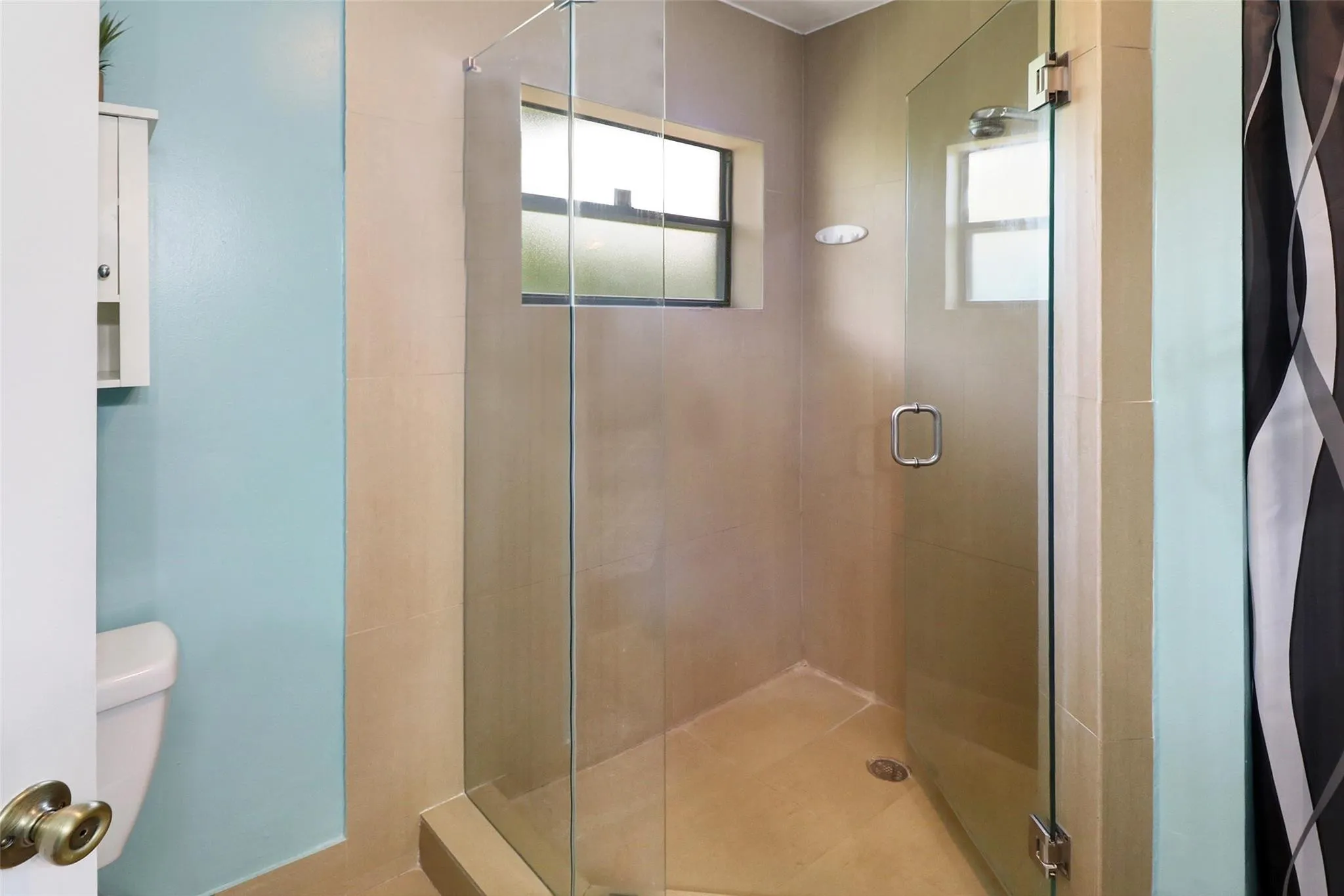 ensuite shower bath