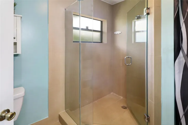 ensuite shower bath