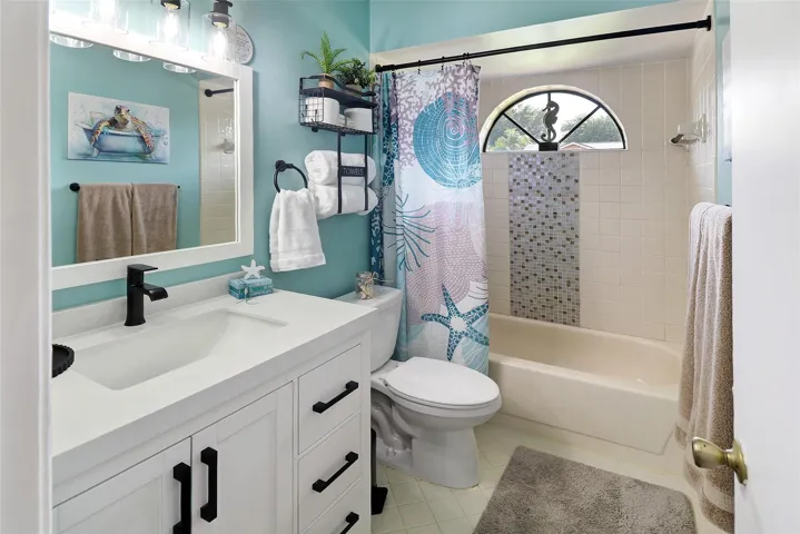 guest bath with tub