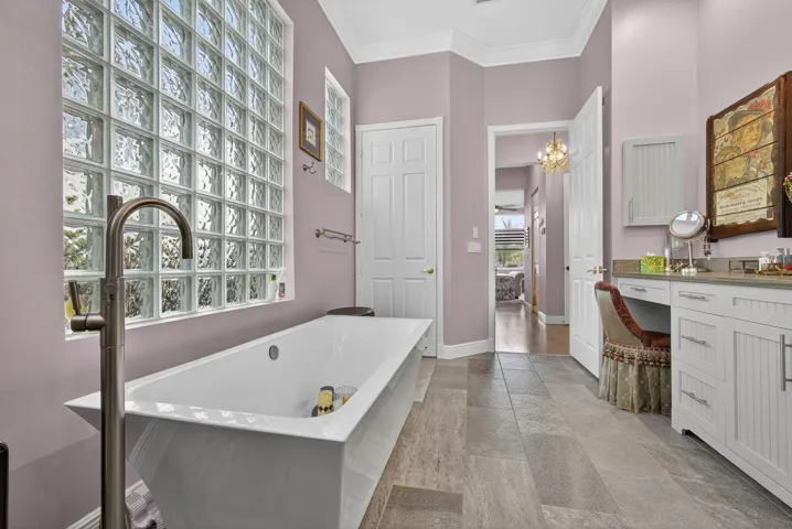 Upgraded primary bath